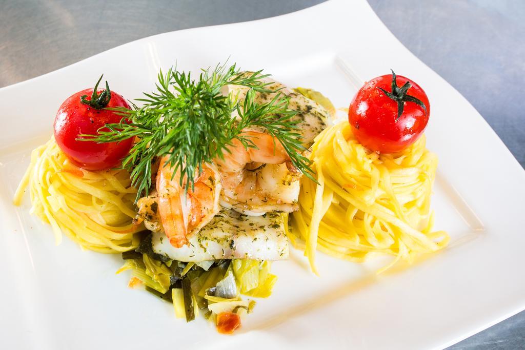 Landhotel Restaurant Zur Krone Gottenheim Exteriör bild