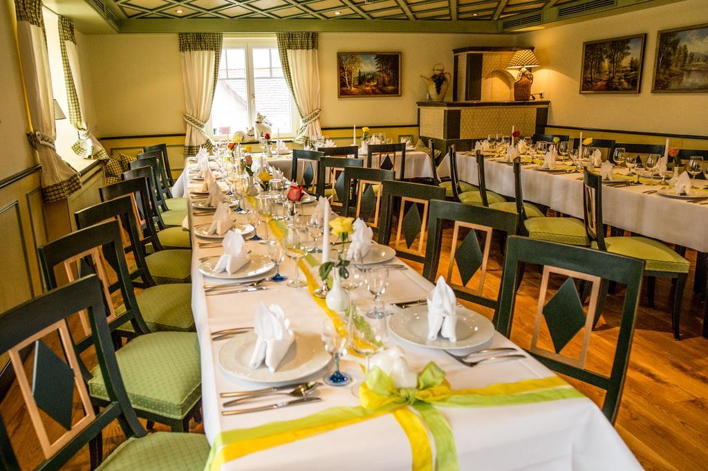 Landhotel Restaurant Zur Krone Gottenheim Exteriör bild