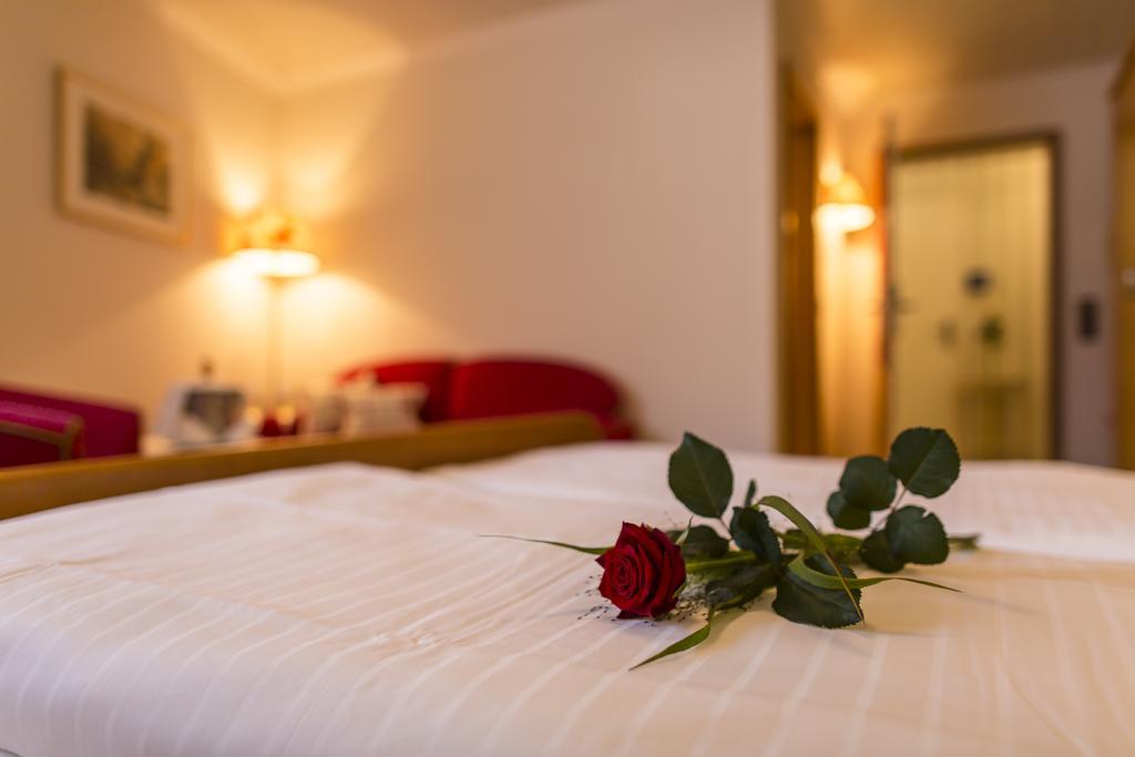 Landhotel Restaurant Zur Krone Gottenheim Exteriör bild