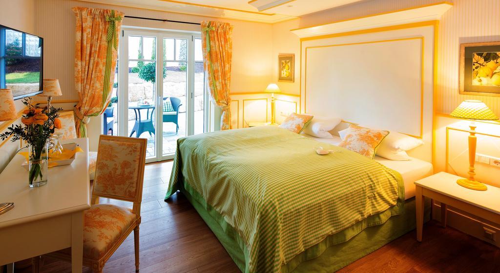 Landhotel Restaurant Zur Krone Gottenheim Exteriör bild